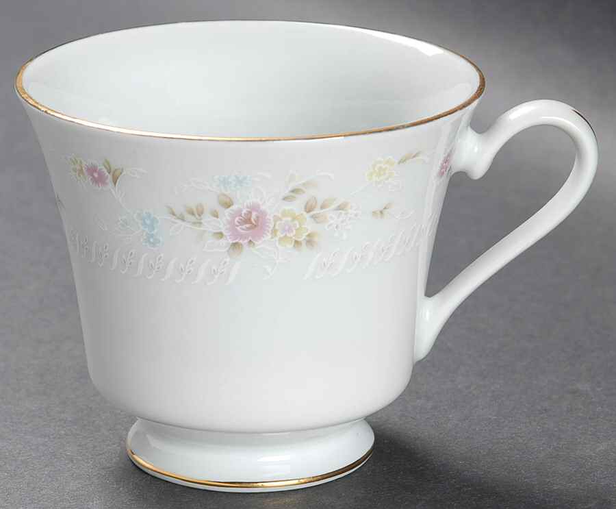 CCN6 Footed Cup by Crescent (China)-1