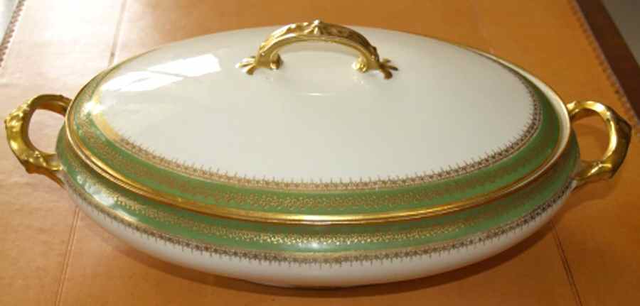 CHF402 Oval Covered Vegetable by Charles Field Haviland-1