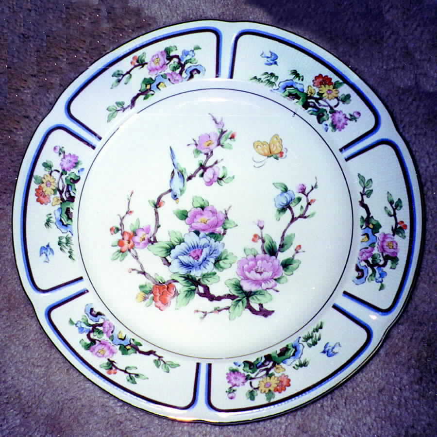 Papellon Dinner Plate by Crescent (Japan)-1