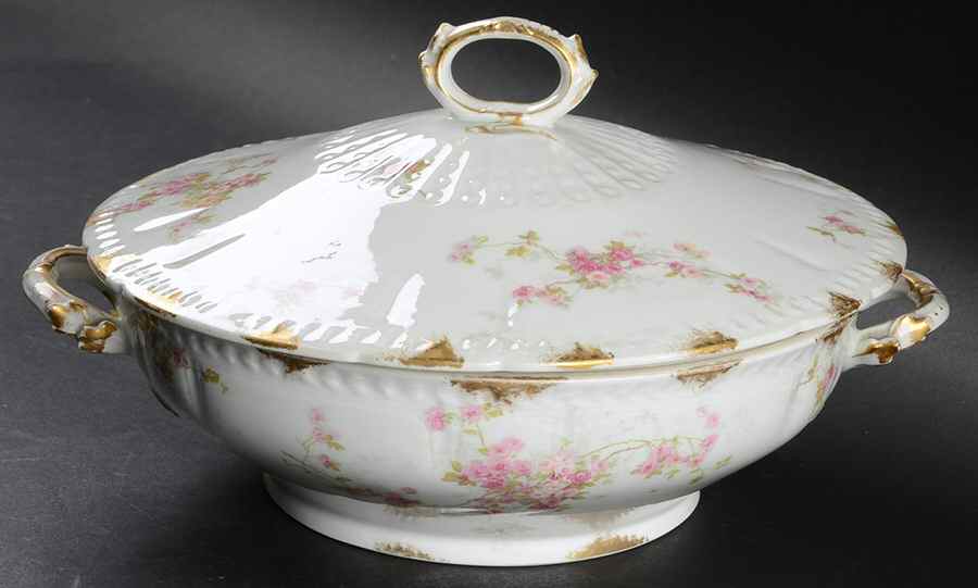 CHF421 Round Covered Vegetable by Charles Field Haviland-1