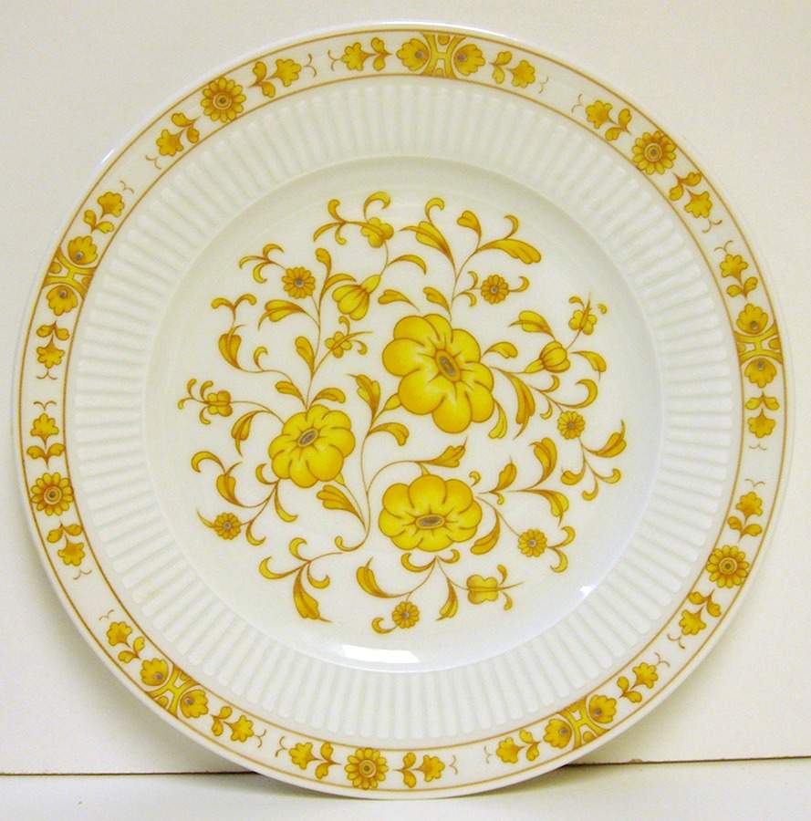Medicis (Yellow) Luncheon Plate by Ceralene-1