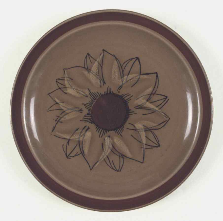 Sunburst Salad Plate by Crest-Stone (Japan)-1