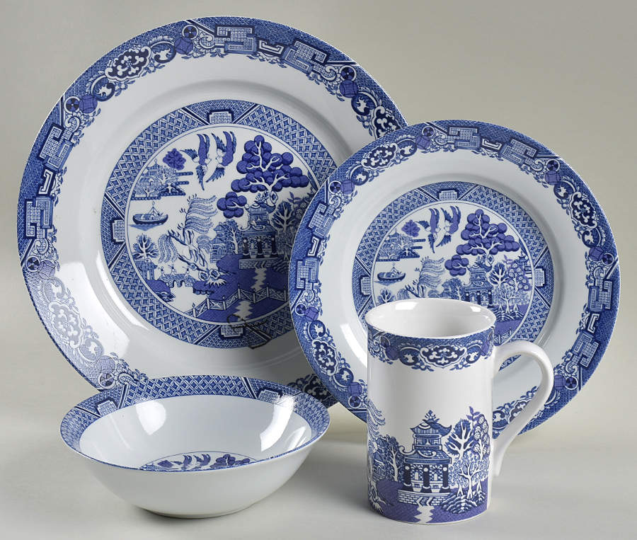 Blue Willow 4 Piece Place Setting by Cuthbertson-1