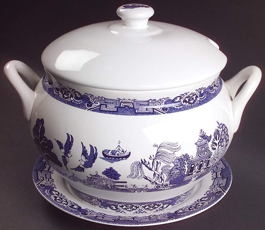 Blue Willow Tureen & Lid w/Underplate by Cuthbertson-1