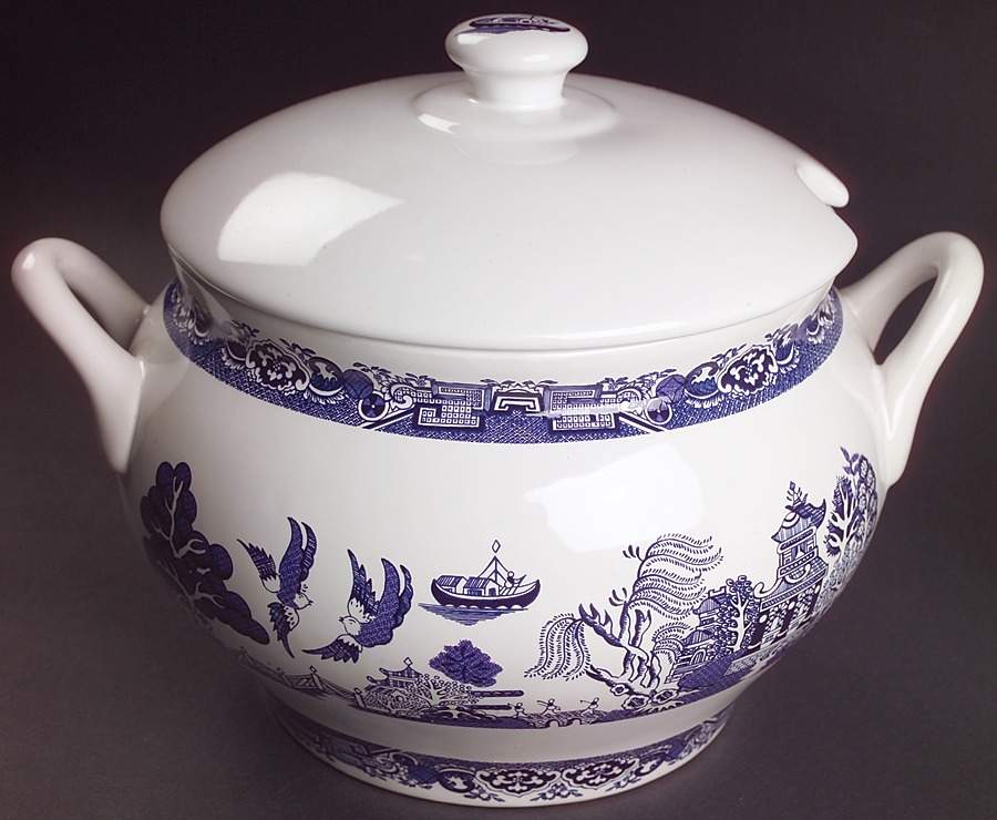 Blue Willow Tureen &  Lid by Cuthbertson-1