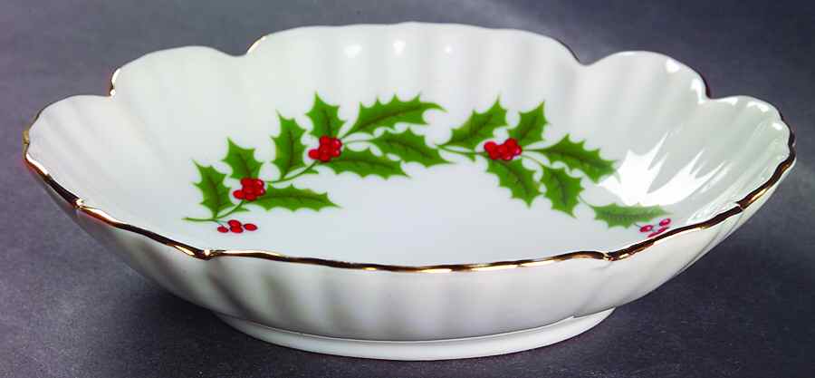 White Holly Bon Bon by The Cellar (China)-1