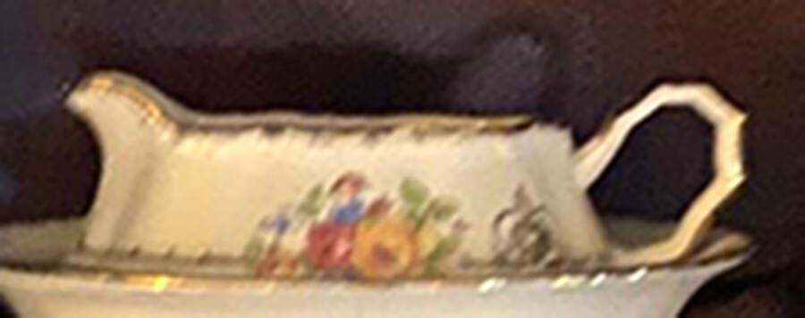 CRO151 Gravy Boat with Attached Underplate by Crooksville-1