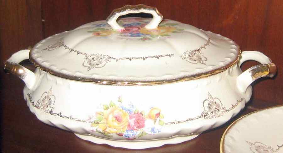 CRO151 Round Covered Vegetable by Crooksville-1