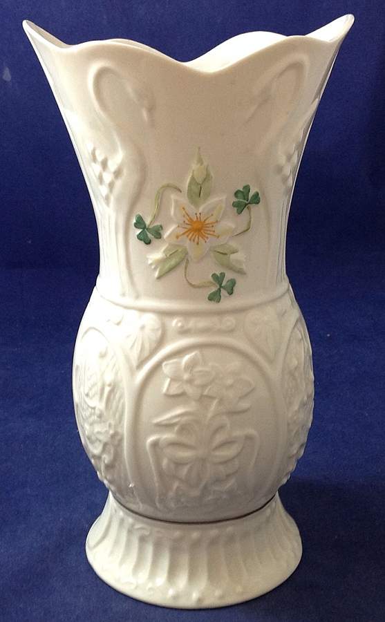 Limited Edition Giftware Limerick Lace Vase by Belleek Pottery (Ireland)-1