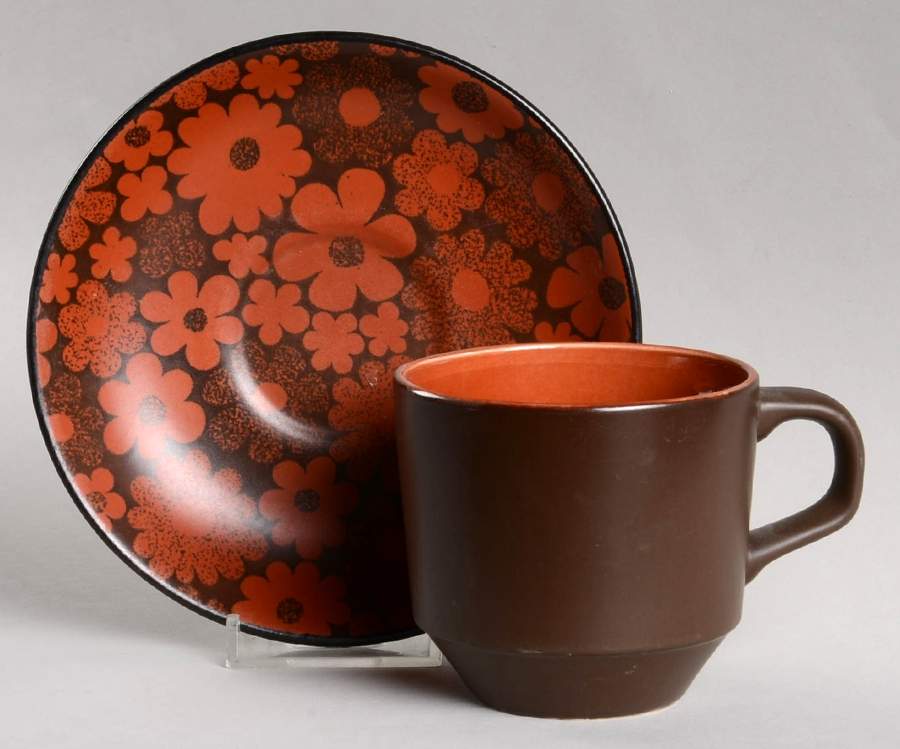 Echo Flat Cup & Saucer Set by Crown Lynn-1