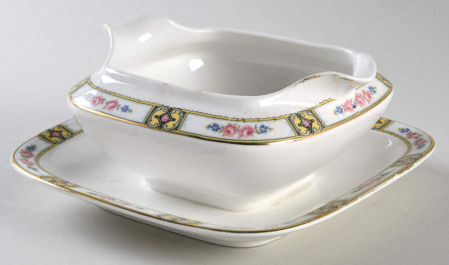 CLT29 Gravy Boat with Attached Underplate by Carrollton-1