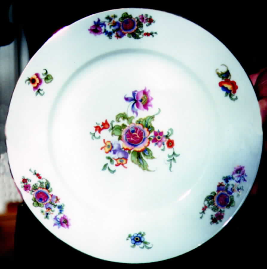 CAR74 Dinner Plate by Carlsbad-1
