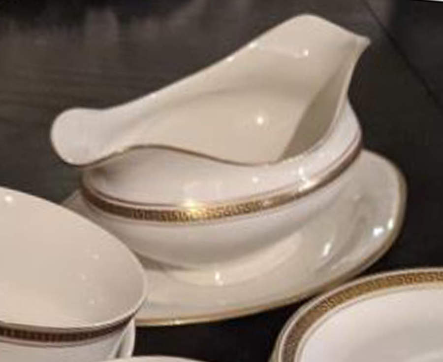 CNZ1 Gravy Boat with Attached Underplate by Creston-1