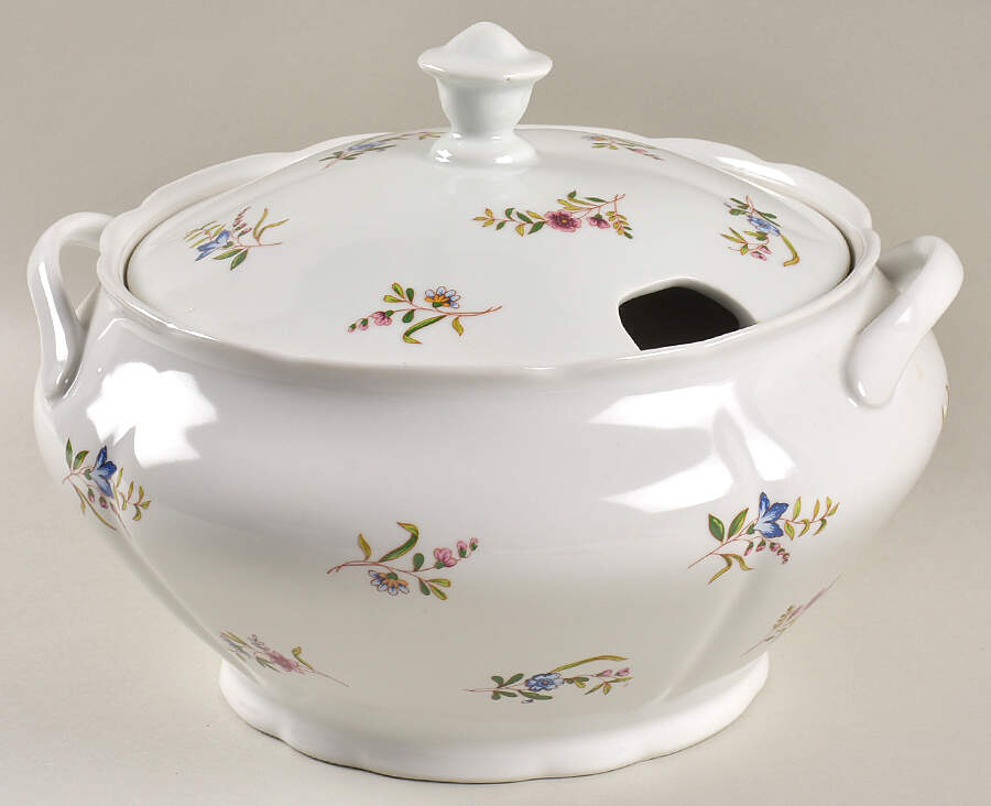 Versailles (Smooth) Tureen &  Lid by BIA Cordon Bleu-1