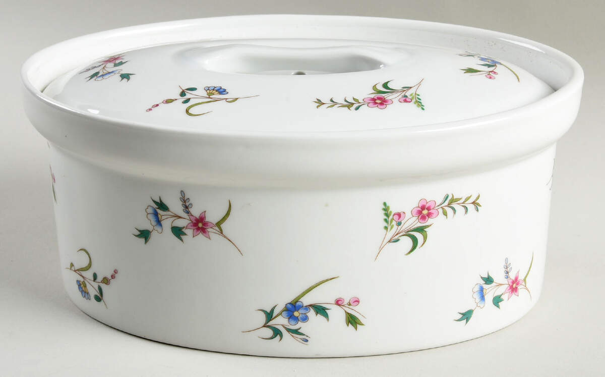 Versailles (Smooth) 1.5 Quart Oval Covered Casserole by BIA Cordon Bleu-1