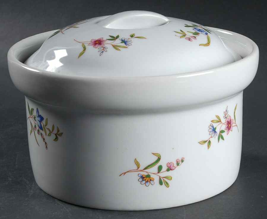 Versailles (Smooth) 1 Qt Round Covered Casserole by BIA Cordon Bleu-1