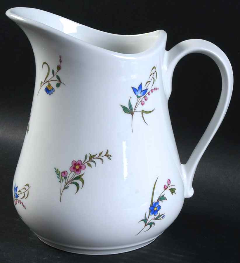 Versailles (Smooth) 32 Oz Pitcher by BIA Cordon Bleu-1