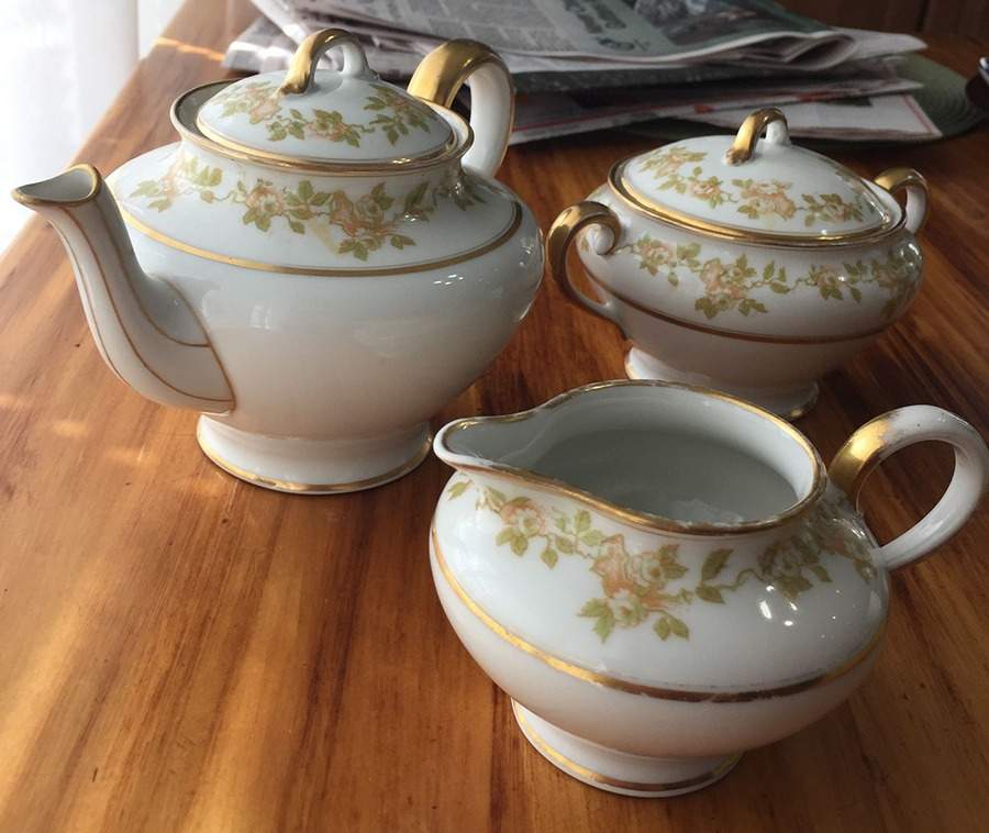 CHF517 Teapot & Lid by Charles Field Haviland-1