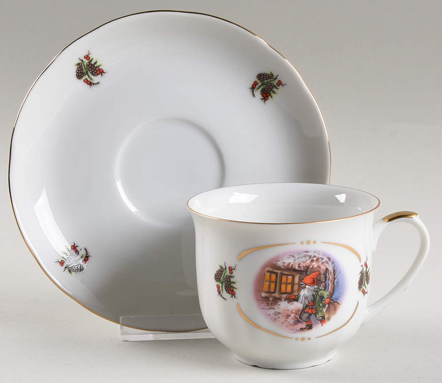 Old Fashioned Christmas Flat Cup & Saucer Set by Christineholm-1