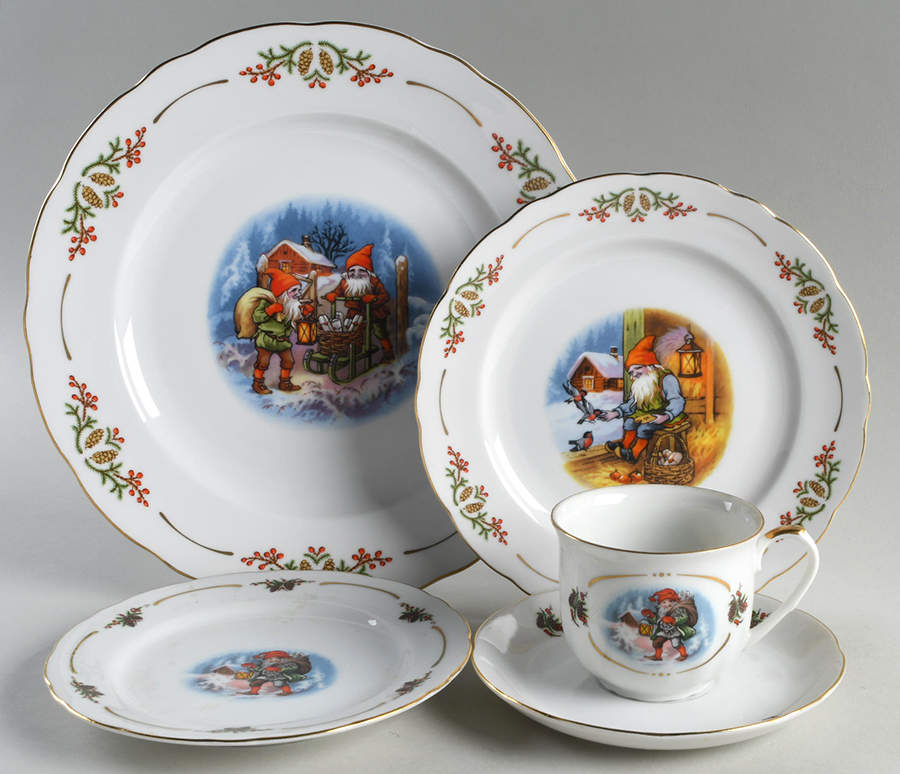 Old Fashioned Christmas 5 Piece Place Setting by Christineholm-1
