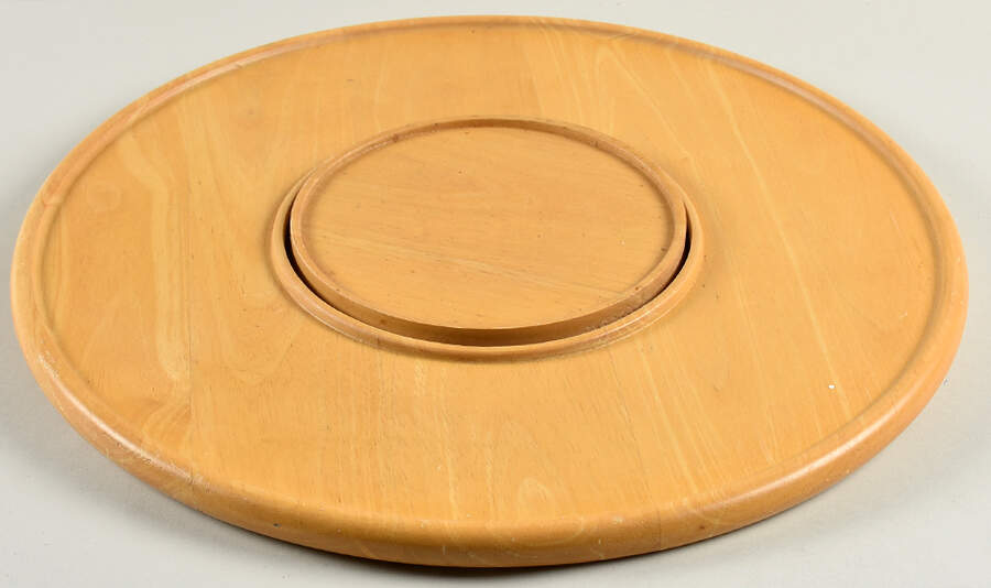 Old Fashioned Christmas Base for 8 Pc Lazy Susan by Christineholm-1