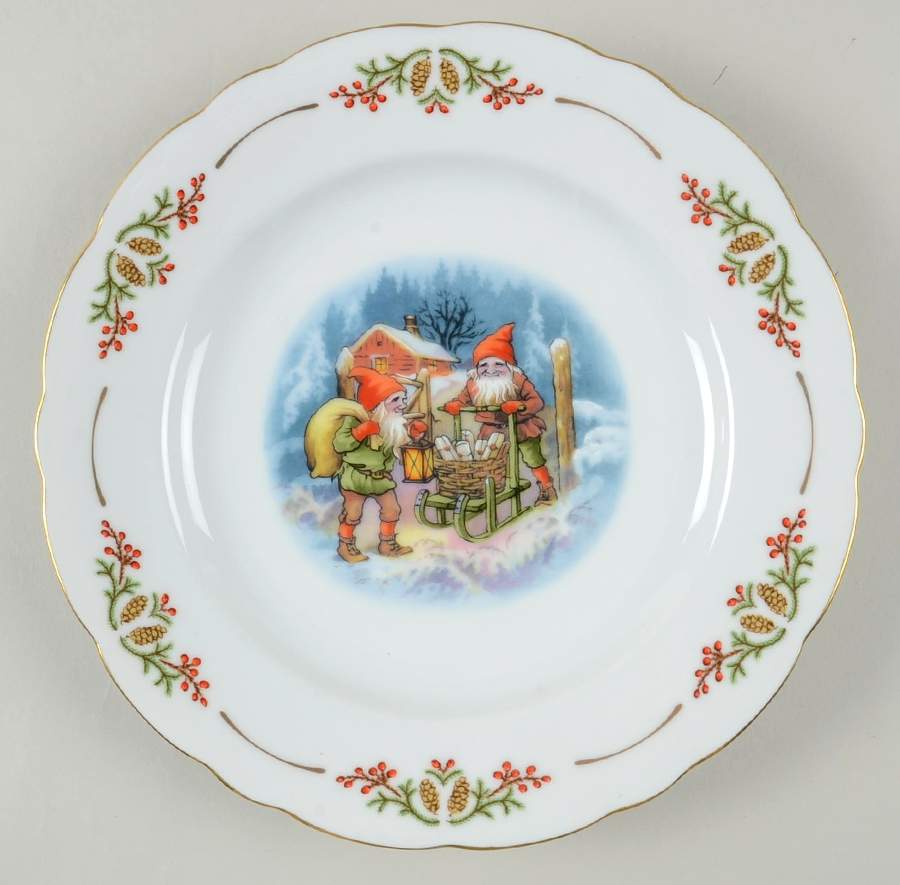 Old Fashioned Christmas Luncheon Plate by Christineholm-1