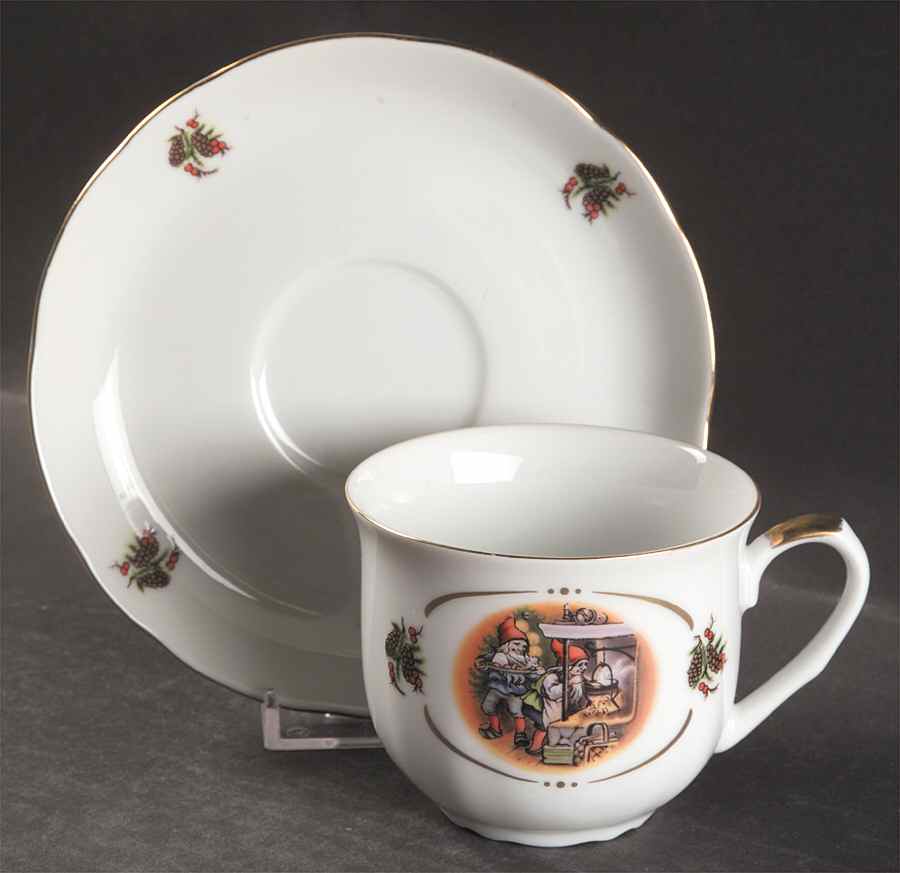 Old Fashioned Christmas Flat Cup & Saucer Set by Christineholm-1