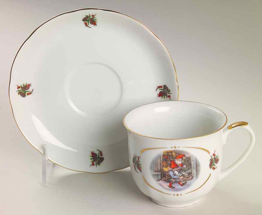 Old Fashioned Christmas Flat Cup & Saucer Set by Christineholm-1