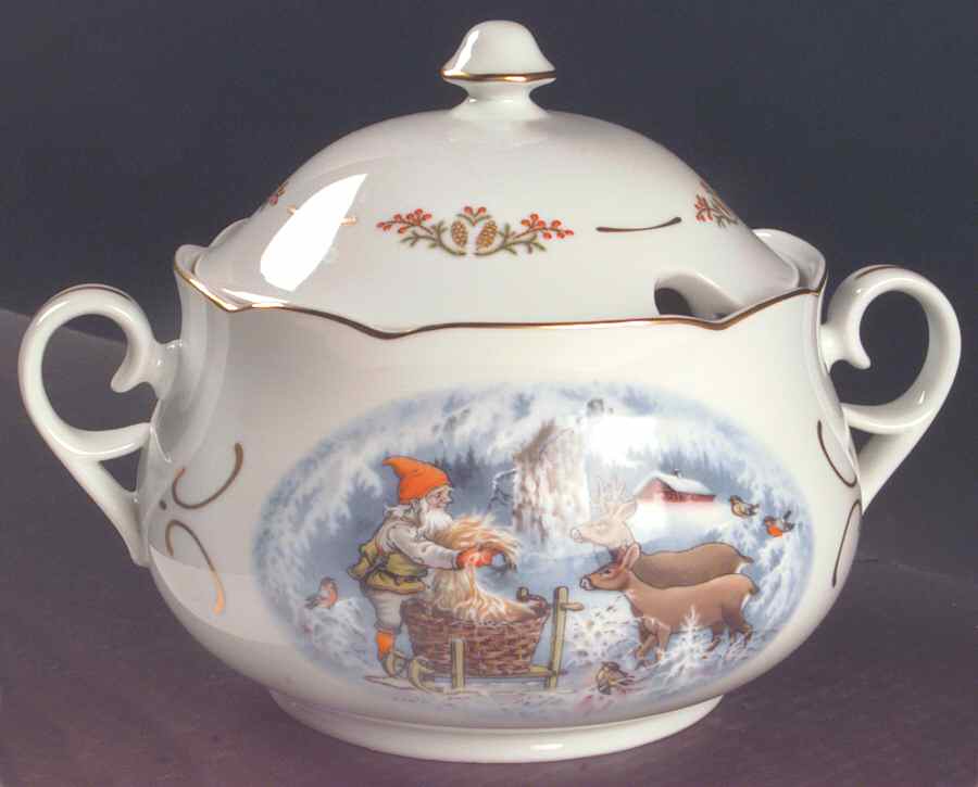 Old Fashioned Christmas Tureen &  Lid by Christineholm-1