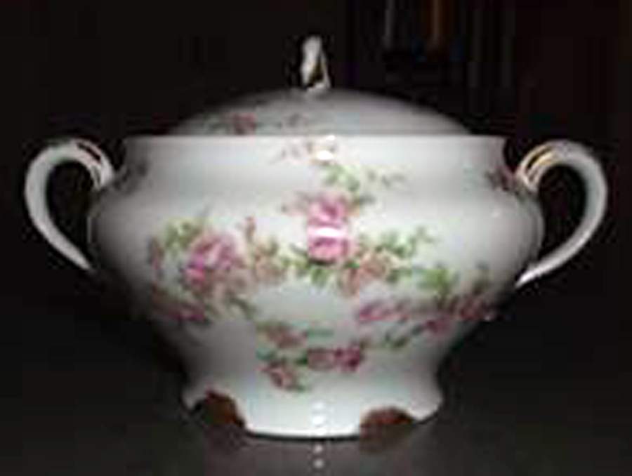 CHF536 Sugar Bowl & Lid by Charles Field Haviland-1