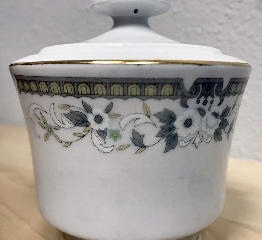 CX47 Sugar Bowl & Lid by China (Made in China)-1