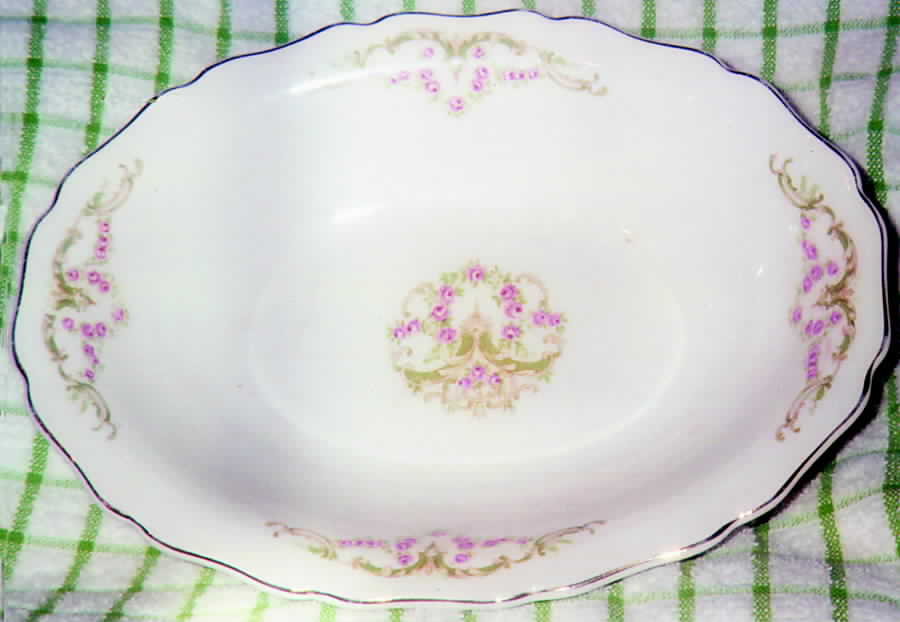 Sandra 9" Oval Vegetable Bowl by Canonsburg-1