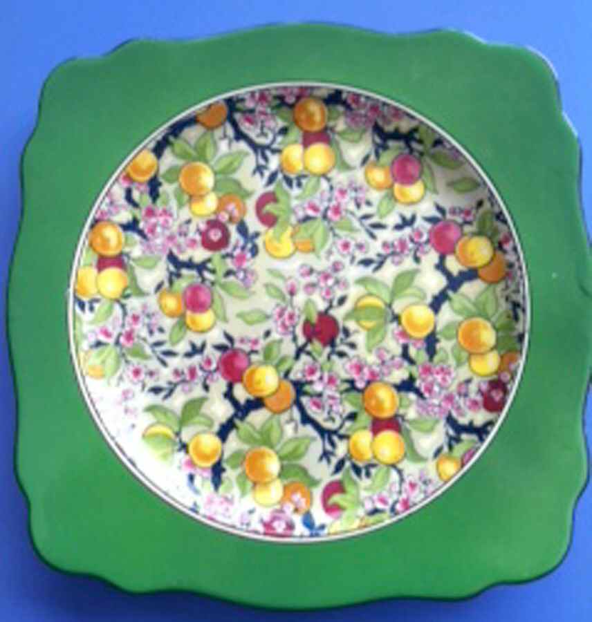 CRD111 Cake Plate by Crown Ducal-1