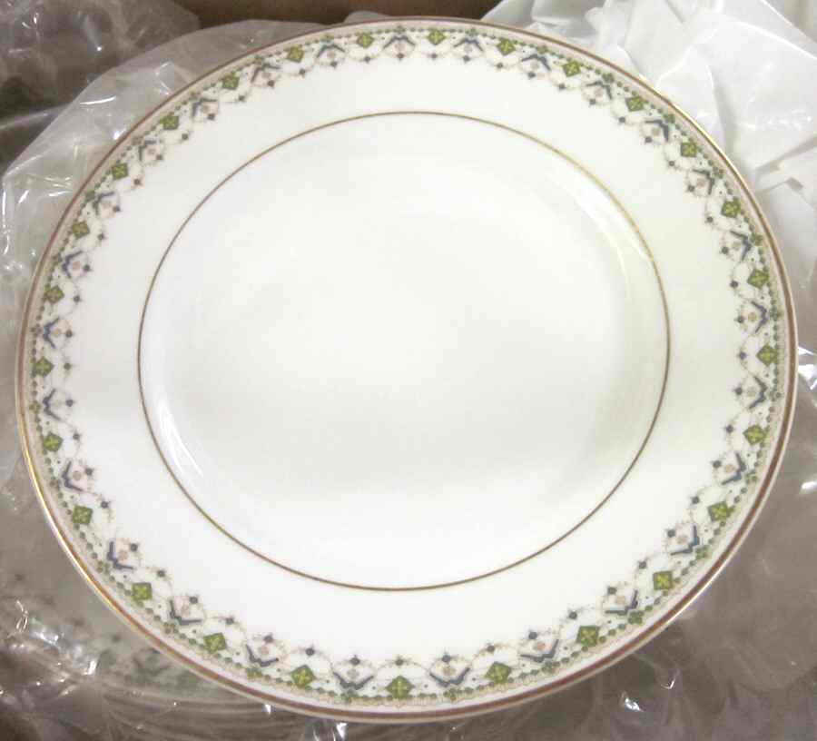 COF12 Dinner Plate by Coiffe-1