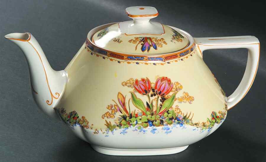 Tulip Teapot & Lid by Crown Ducal-1