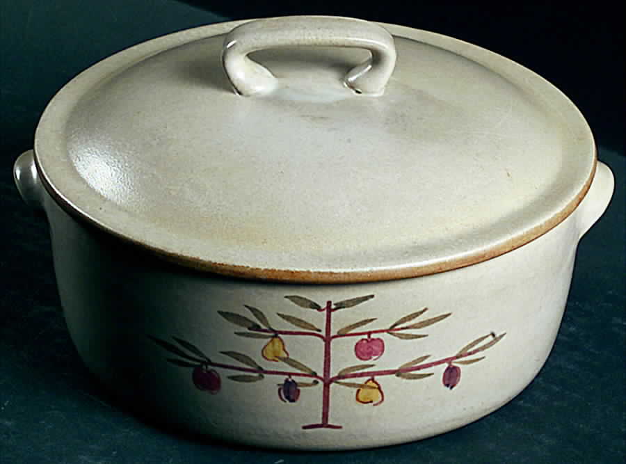 Tree of Life 1.25 Qt Round Covered Casserole by Chatham Potters -1