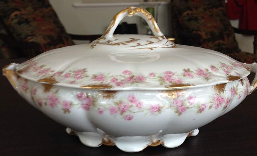 CHF569 Round Covered Vegetable by Charles Field Haviland-1