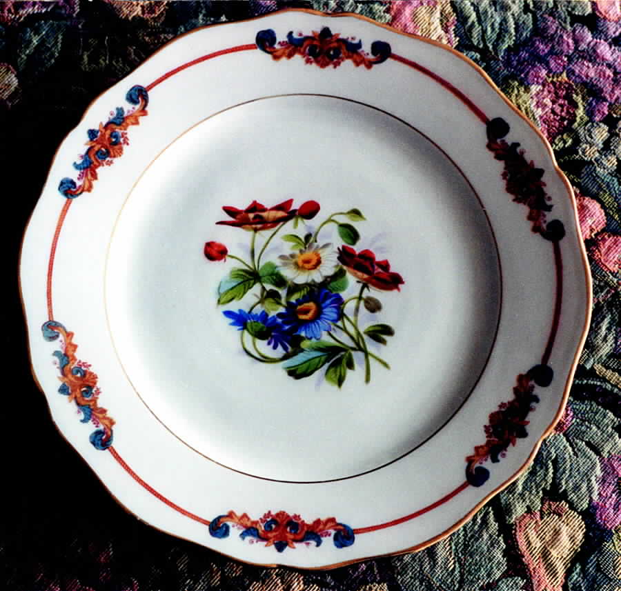 CZZ1 Dinner Plate by China Hall-1