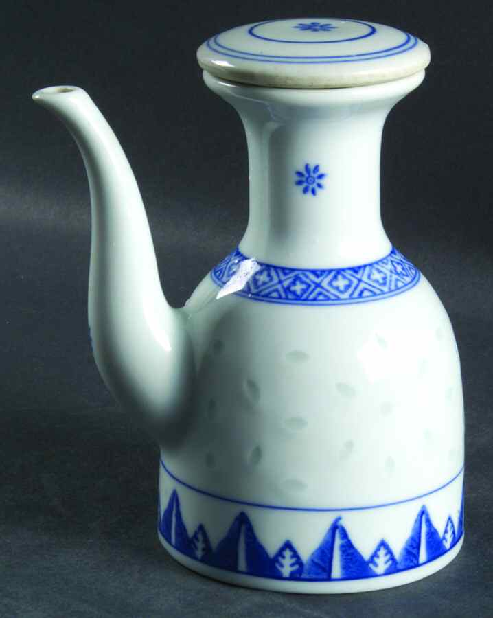 CX78 Sakebottle with Lid by China (Made in China)-1