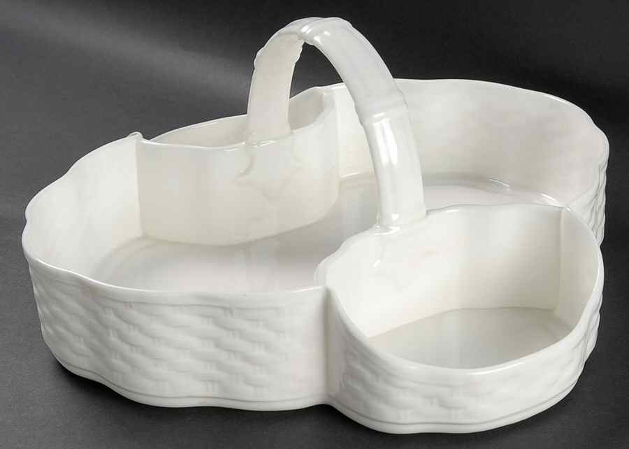 Nantucket Strawberry Basket, No Creamer or Open Sugar by Coalport-1