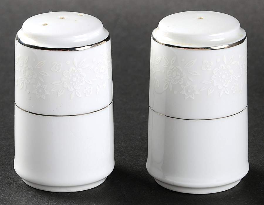CHP18 Salt & Pepper Set by China Pearl-1