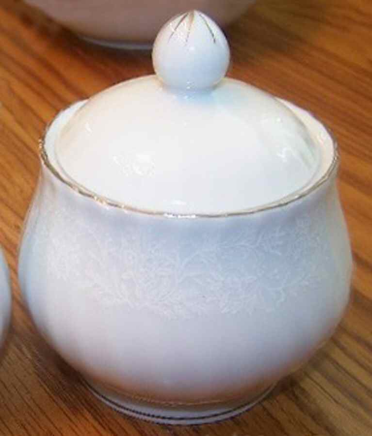 CX97 Sugar Bowl & Lid by China (Made in China)-1