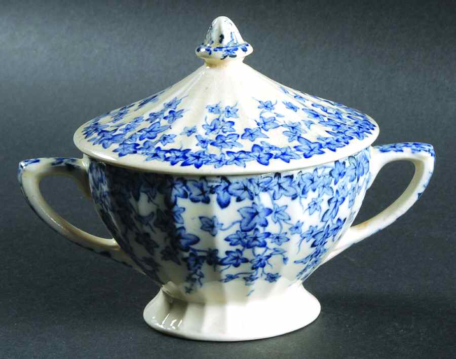 Early English Ivy Blue Sugar Bowl & Lid by Crown Ducal-1