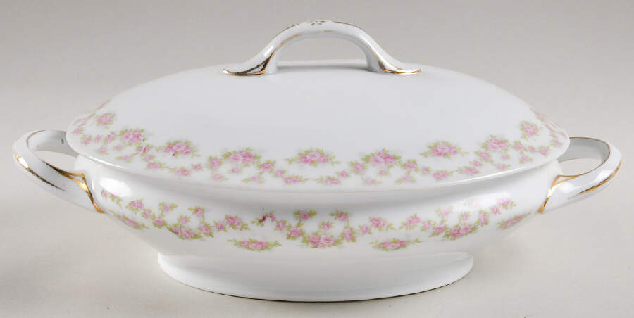 5140 Oval Covered Vegetable by Carlsbad-1