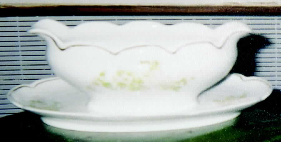 CAR99 Gravy Boat with Attached Underplate by Carlsbad-1
