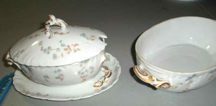 Schleiger 1300-2 Gravy Boat w/Attached Underplate & Lid by Charles Field Haviland-1