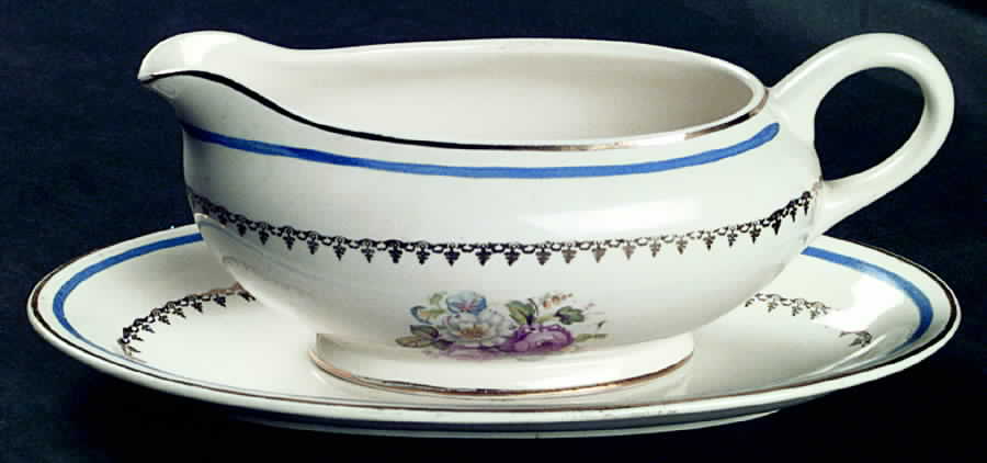 CRO193 Gravy Boat & Underplate by Crooksville-1