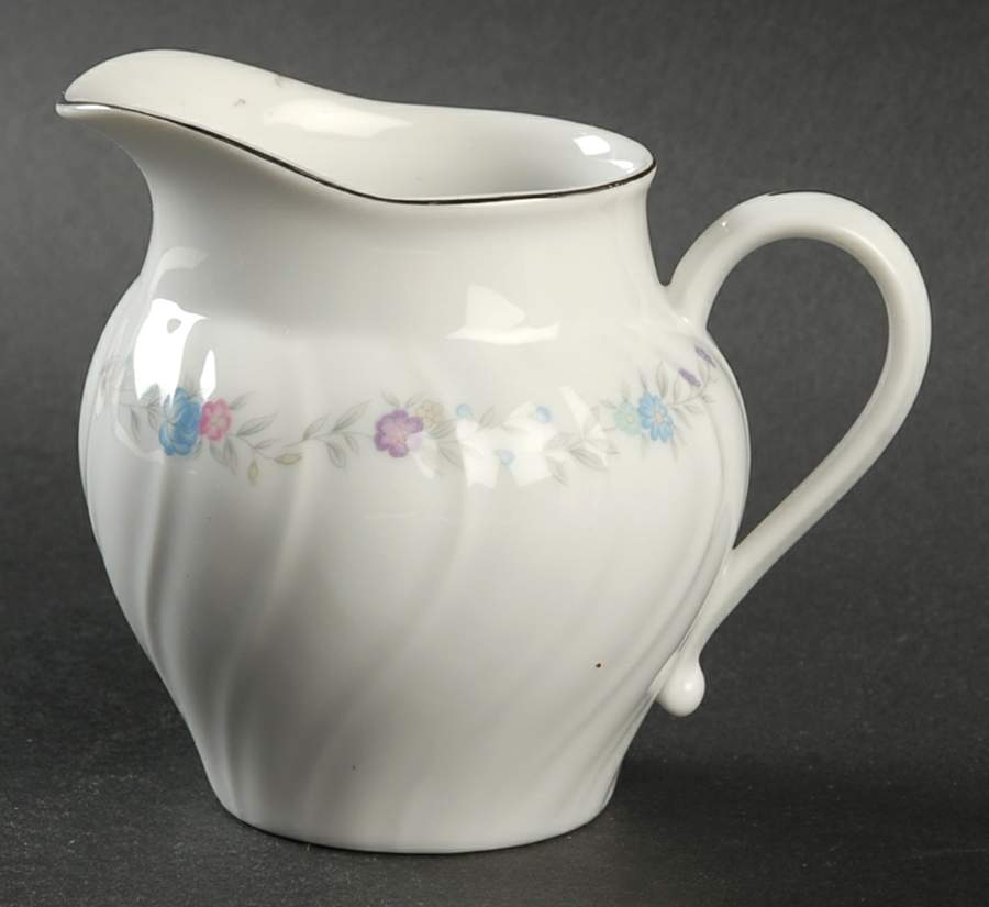 Alicia Creamer by Crest Wood-1