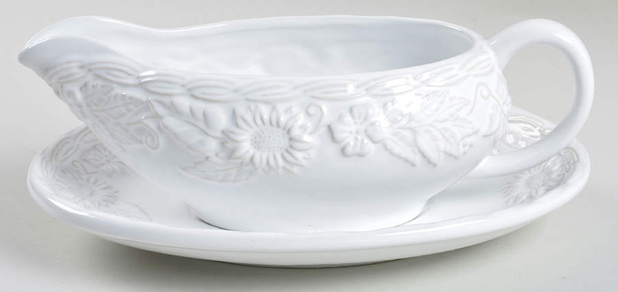 Whitehall Gravy Boat & Underplate by Cooks Club-1