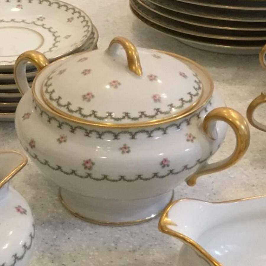 CHF715 Sugar Bowl & Lid by Charles Field Haviland-1